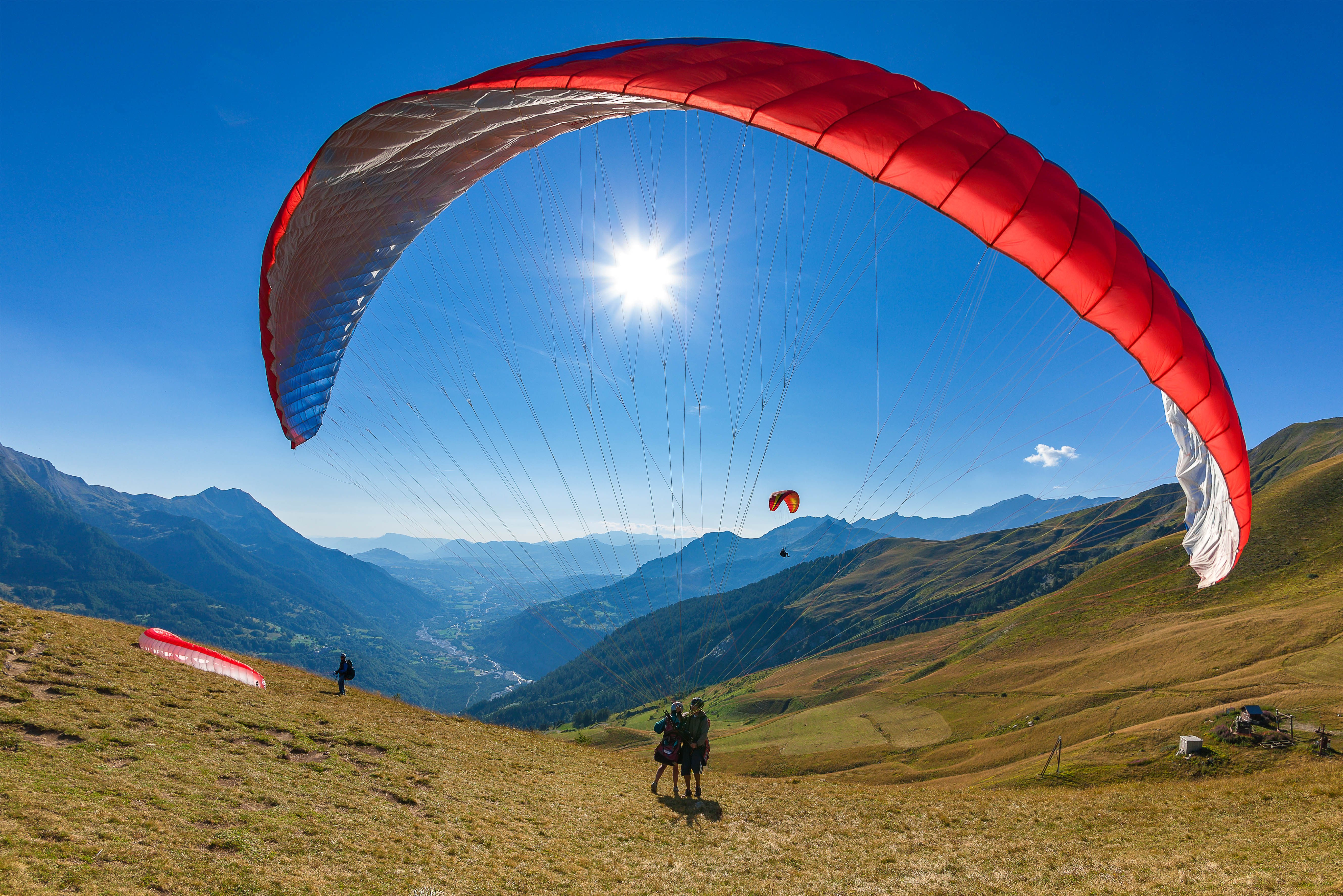 Paragliding near Chalet Carpe Diem